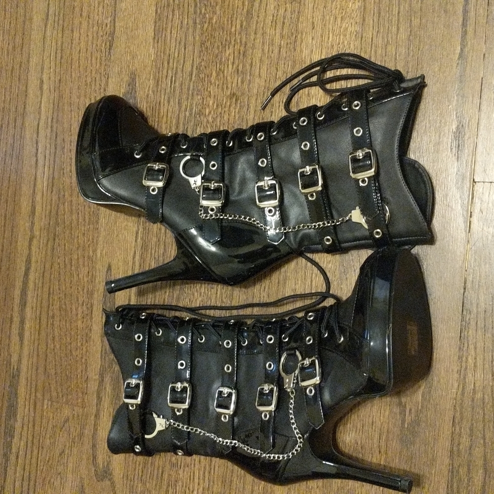 🎁New Funtasma Patent, chain & buckles boots